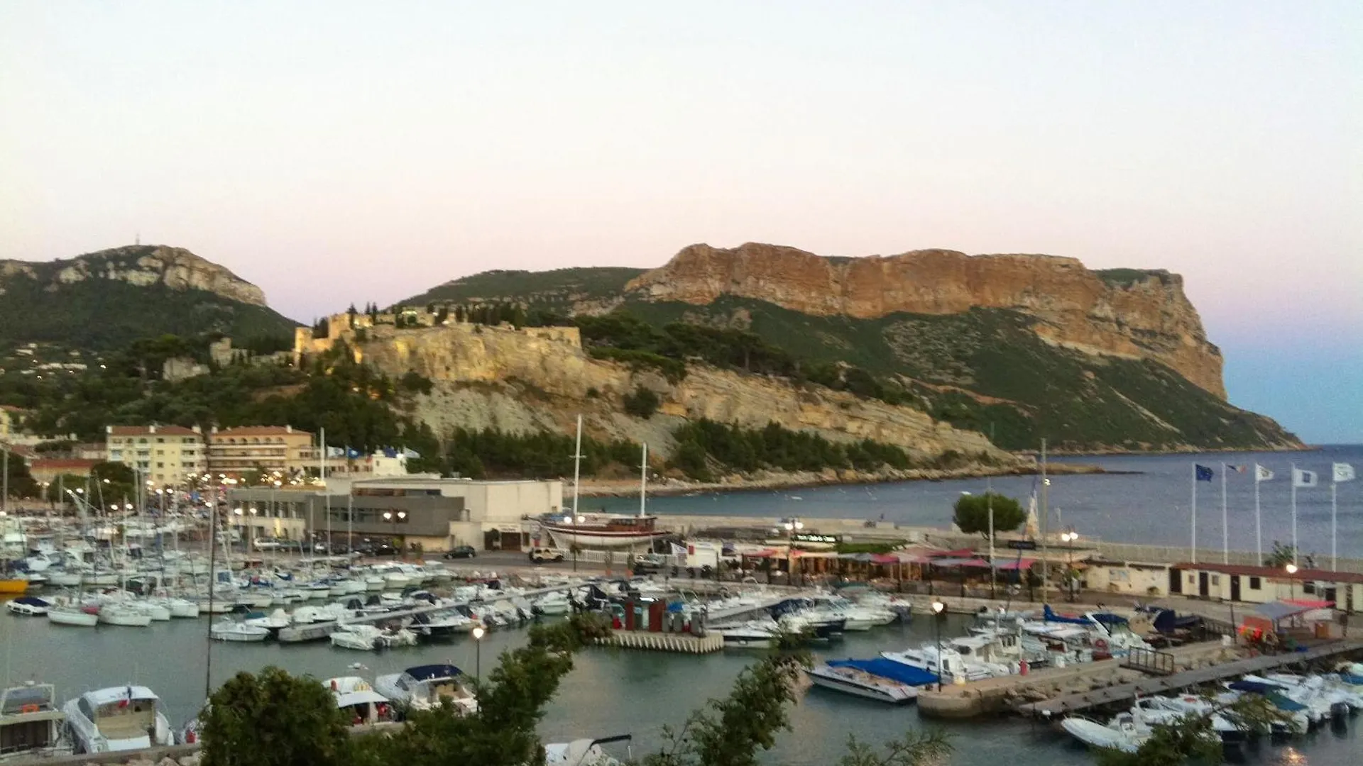 Panoramic Cassis Διαμέρισμα 0*,